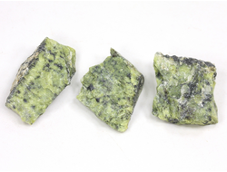 Змеевик, необработанный, дикий образец в ассортименте, Россия, КЧР, Урупский район (23-30 мм, 6-8 г) №37811