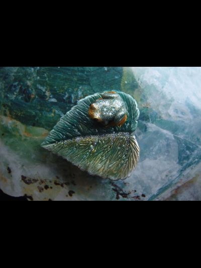 Брошь с лягушкой "Принцесса с окраин Ранней Осени"