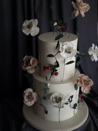 Торт двухъярусный с вафельными цветами (5-8кг)