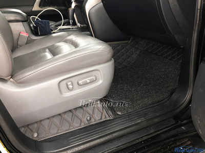 5D и 3D коврики из эко кожи в салон Toyota Land Cruiser 200 в Москве