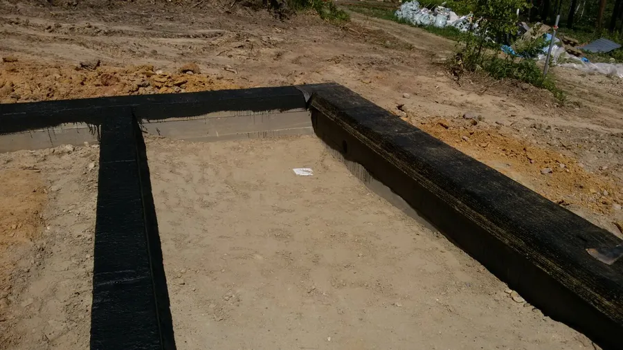 Гидроизоляция фундамента.
