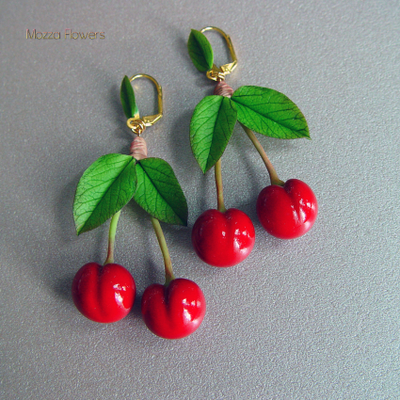 Серьги с вишней из полимерной глины.