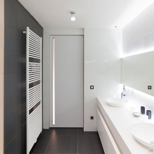 Скрытые двери и влажность: можно ли устанавливать их в ванной