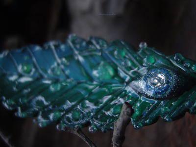 "Наблюдающий лист", необычная брошь в стиле фэнтези