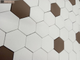 Декоративная облицовочная плитка гексагон Kamastone Соты 11366-1 белый с коричневым, микс