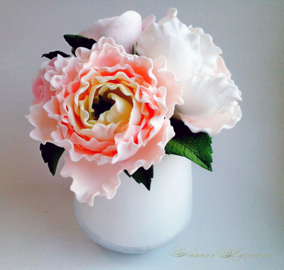 Нежно-розовый букетик из полимерной глины.