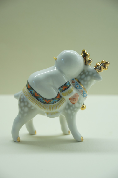 Девочка на олене