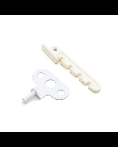 030-Гребенка пласт.с мет.держат 4-х позиц, белая Артикул: 00000362