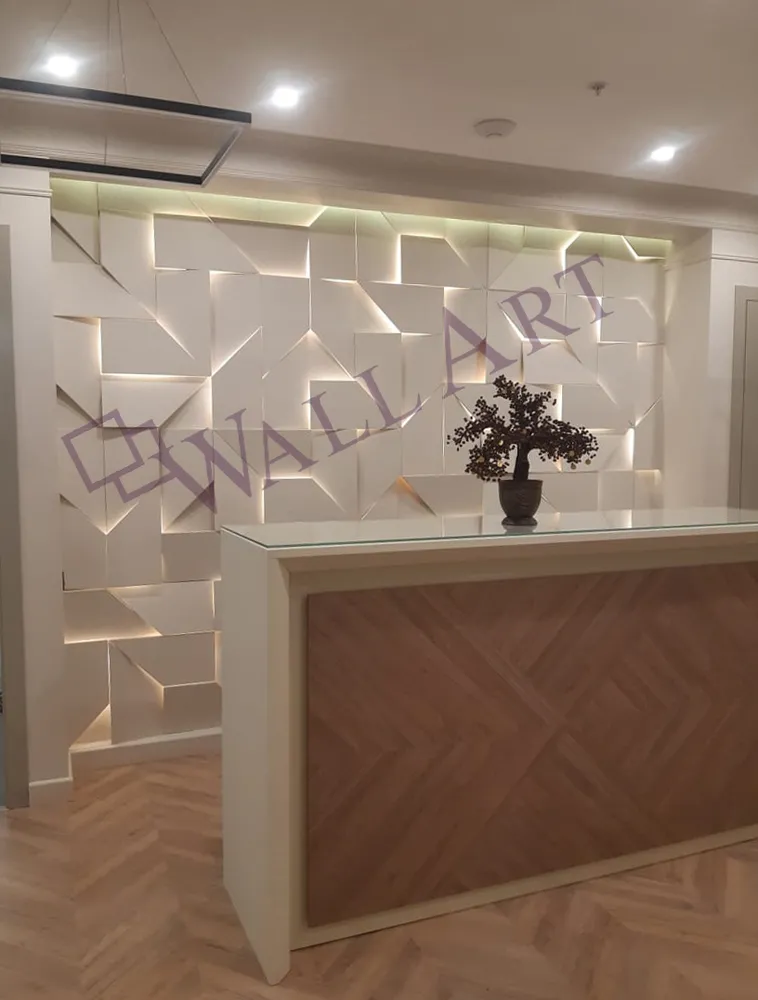 Световая панель "IQ". Монтаж наш. Цвет панелей - Ral 9001 (слоновая кость). Подсветка с теплым светом (3000к).
