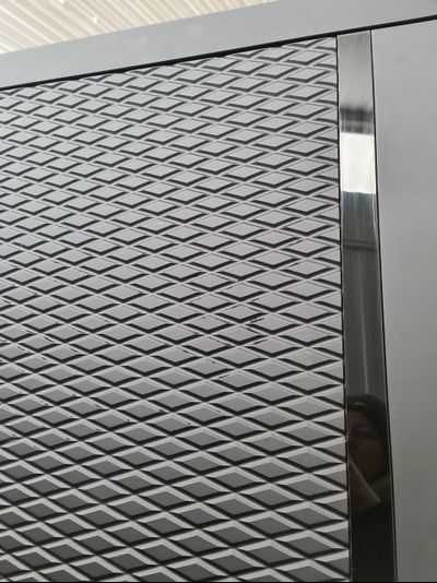 VENMAR (ВЕНМАР). НЕКСТ 100 мм. СТАЛЬ 1,8 мм. ТРЕХКОНТУРНАЯ. ЧЕРНЫЙ КВАРЦ/ СОФТ СЕРЫЙ со ВСТАВКАМИ ИЗ ЧЕРНОГО СТЕКЛА Lacobel