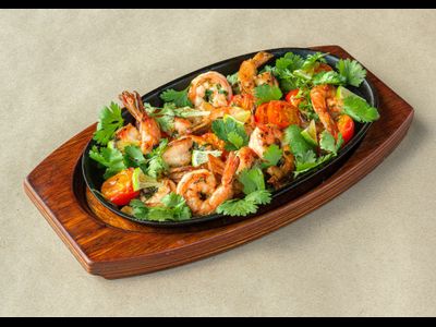 Тигровые креветки в чесночном масле