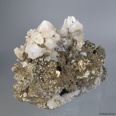 Кварц, пирротин, пирит. Россия. 130*95*60мм