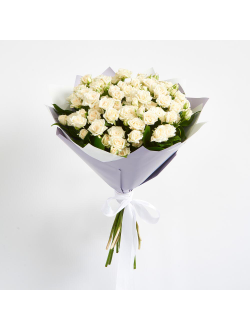 11 белых кустовых роз