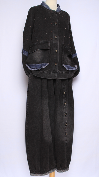 Джинсовка-бомбер "Металлические бусины" синяя, черная р.48-54