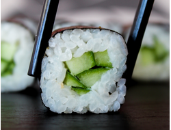 Ролл с огурцом 8шт