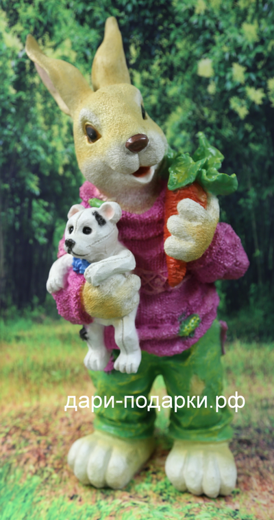 Кролик с игрушкой  58*29см   3кг   полистоун Россия  2899/012438*