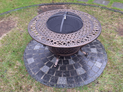 Комплект мебели из литого алюминия Vesuvius с мангалом