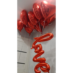 Композиция из шаров "Красные сердца с надписью"