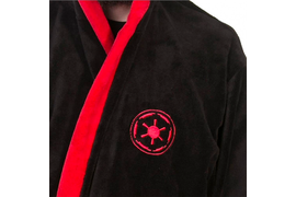 вышивка логотипа на черном халате