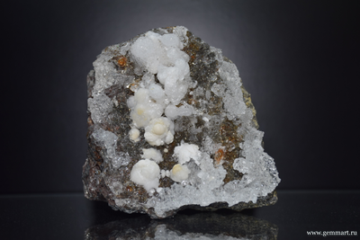 Гиалит (разн. опала) на породе. 105*105*45мм. (ААА)