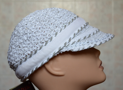 Белая итальянская бейсболка женская летняя с пайетками фото