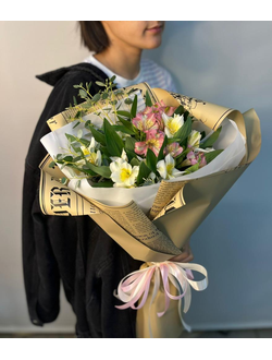 Букет из альстромерий и эвкалипта «‎S»‎