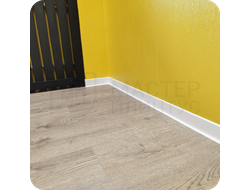 Плинтус ХДФ Dollken S60 Flex Life TOP 60мм Х 2,575 м - 1005 Белоснежный в интерьере 2