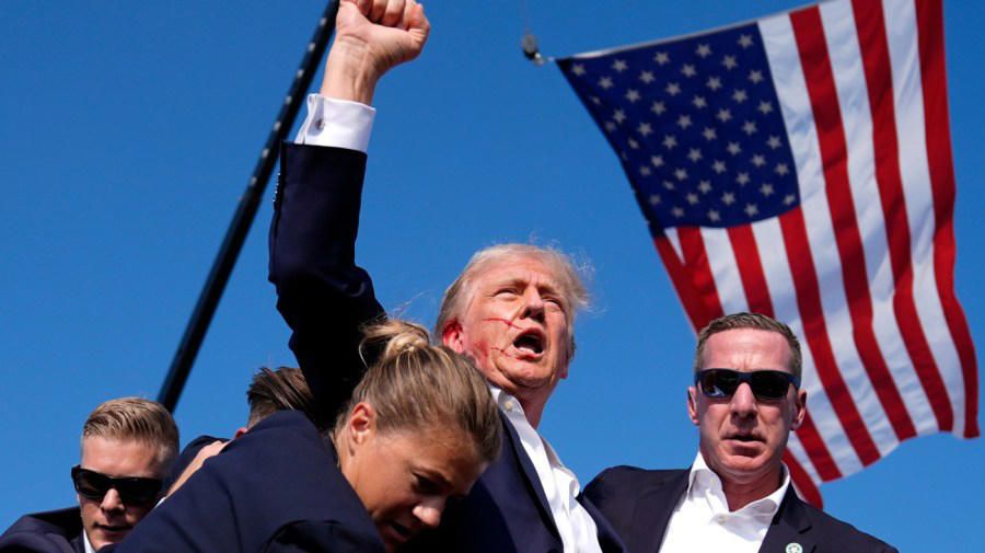 Выстрелы в Трампа, 13 июля 2024 года. Фото: Evan Vucci, Associated Press.
