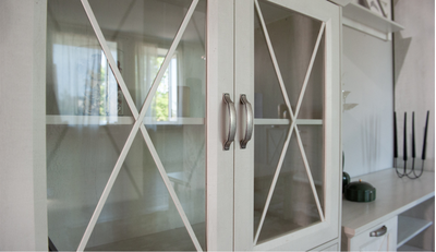 Пенал-витрина Лорена 1д 2ящ, бетон пайн белый