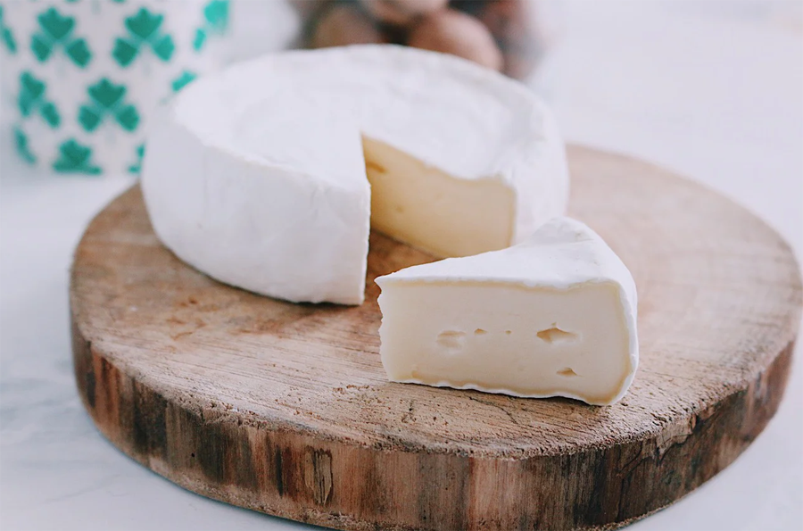 Сыры (камамбер, бри, рокфор). Мягкий белый сыр как называется. Brie сыр франция. Сыр бри марго швейцария. Сыр с корочкой мягкий.