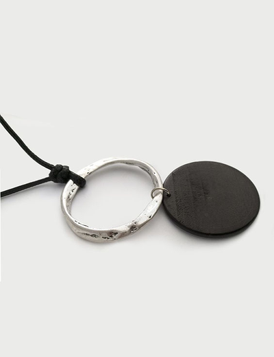 (АРТИКУЛ: 7284/41) КОЛЬЕ ЖЕНСКОЕ, КРУПНАЯ ПОДВЕСКА, БЕЛЫЙ МЕТАЛЛ/ЧЕРНОЕ ДЕРЕВО, НА ДЛИННОМ ЧЕРНОМ ШНУРКЕ