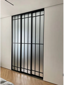 Перегородка раздвижная в мелкую клетку