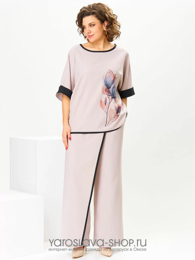 Пудровый брючный комплект с принтом "цветок"