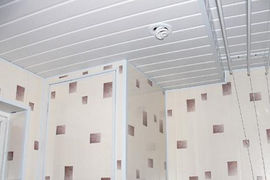 Облицовка стен ванной и туалета панелями (короба, подрезка, люки по прайс-листу плиточных работ)