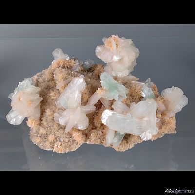 Флюорапофиллит, стильбит, гейландит. 125*80*60мм