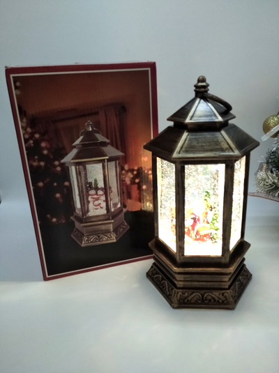 Музыкальный шестигранный фонарь со снегом и USB кабелем "Дед Мороз в санях с подарками", 30х14х14см