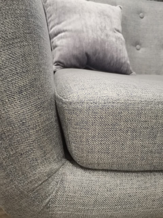 Интерьерное дизайнерское кресло Эллинг Tesla 12 (серо-синий) в стиле mid-century modern на высоких ножках из массива бука с износостойкой обивкой из рогожки и независимым пружинным блоком PocketSpring для гостиной, спальни или офиса, Дома-хорошо.рф