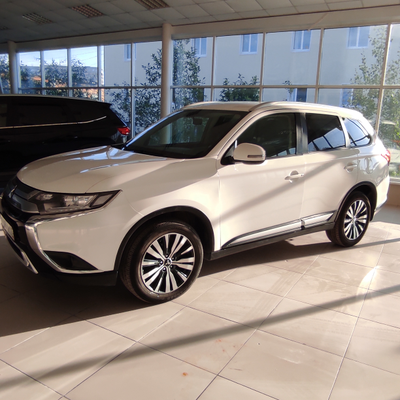 Mitsubishi Outlander 2.0 CVT, 2021