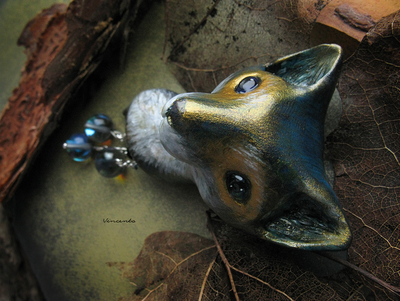 Волшебная брошь "Ледяная Лисичка - Хозяйка Зимнего Леса"