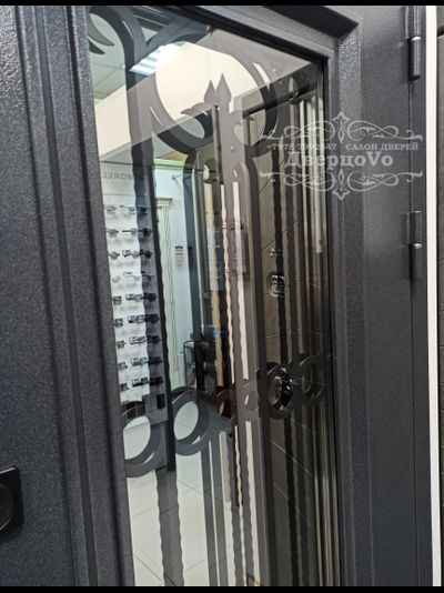 ВИЛЛАДЖ/ С КОВКОЙ ВНУТРИ СТЕКЛОПАКЕТА/ ГРАФИТ БУКЛЕ/ МРАМОР НАТУРАЛЬНЫЙ