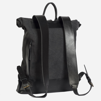 Спина рюкзака Kokosina Роллтоп черного цвета