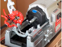 нарезка резьбы на трубе