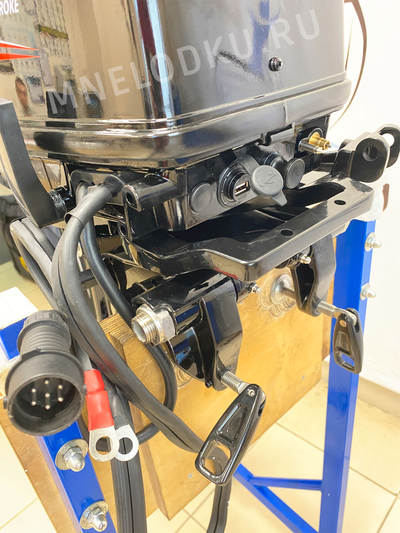 Лодочный мотор GLADIATOR G9.9PRO FES управление