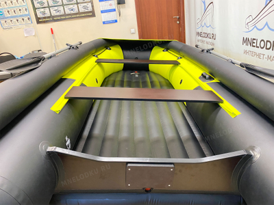 Моторная лодка Таймень NX 3800 НДНД PRO MAX фальшборт желтый/черный транец