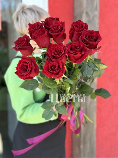 11 красных роз (60см)