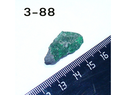Уваровит натуральный (необработанный) №3-88: 29*15*10мм