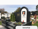 Массивный памятник для мужчины из черного гранита