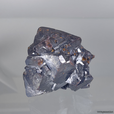 Куприт, сросток кристаллов. Россия. 40*38*37мм