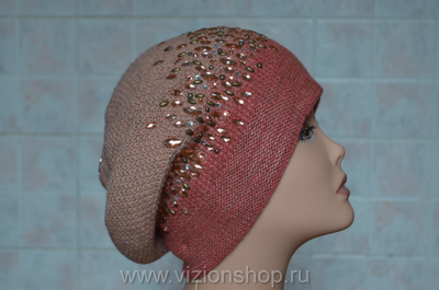 берет вязаный с камнями