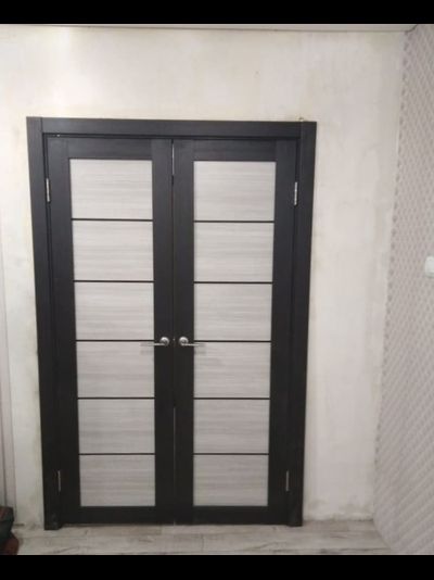 OPTIMA PORTE/ TURIN 506.12  ВЕНГЕ-ДУБ СЕРЫЙ-LACOBEL BLACK/ ПОЛОТНО ОСТЕКЛЕННОЕ